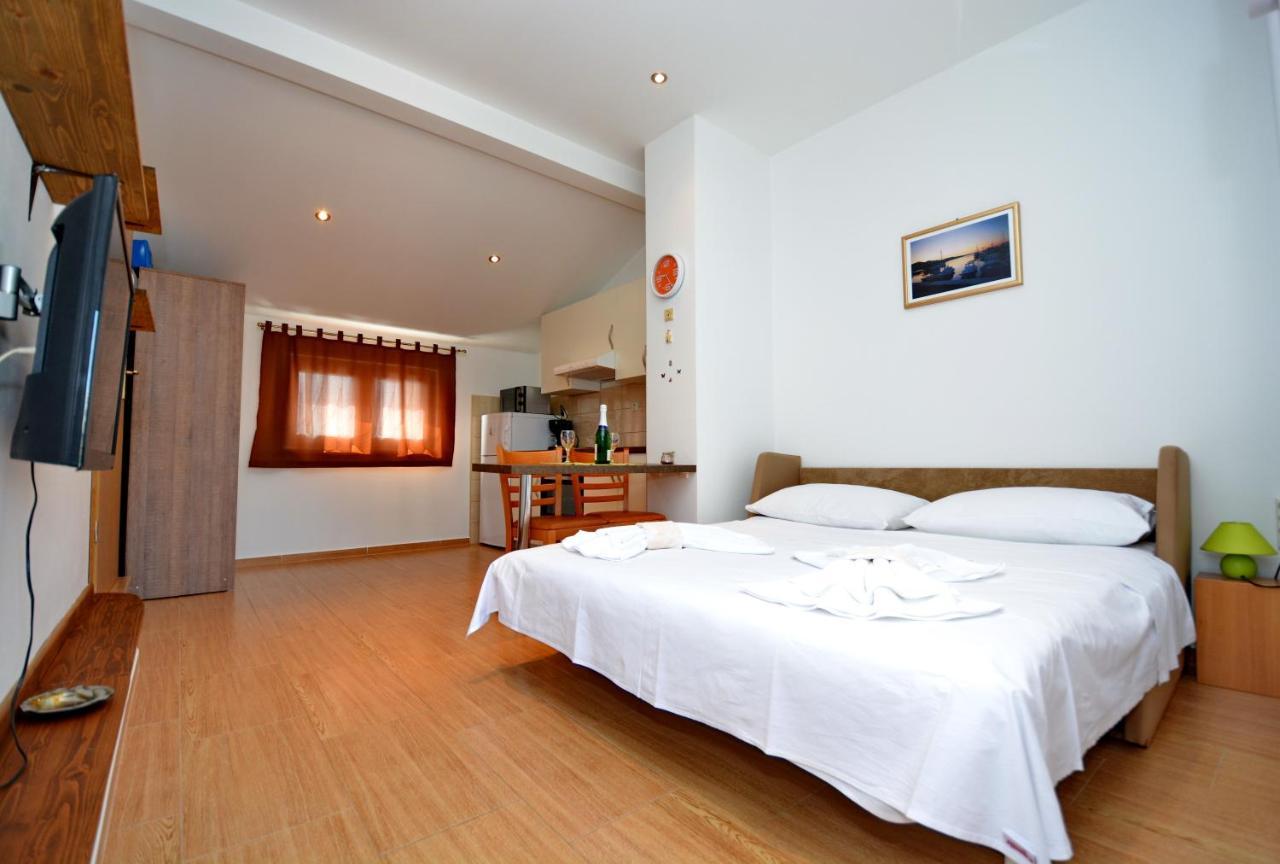 Studio Apartment Martin Zadar Exterior photo